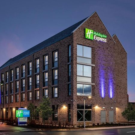 Holiday Inn Express Cambridge West - Cambourne By Ihg ภายนอก รูปภาพ