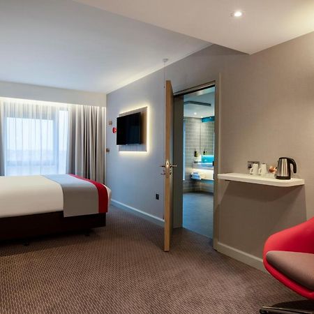 Holiday Inn Express Cambridge West - Cambourne By Ihg ภายนอก รูปภาพ