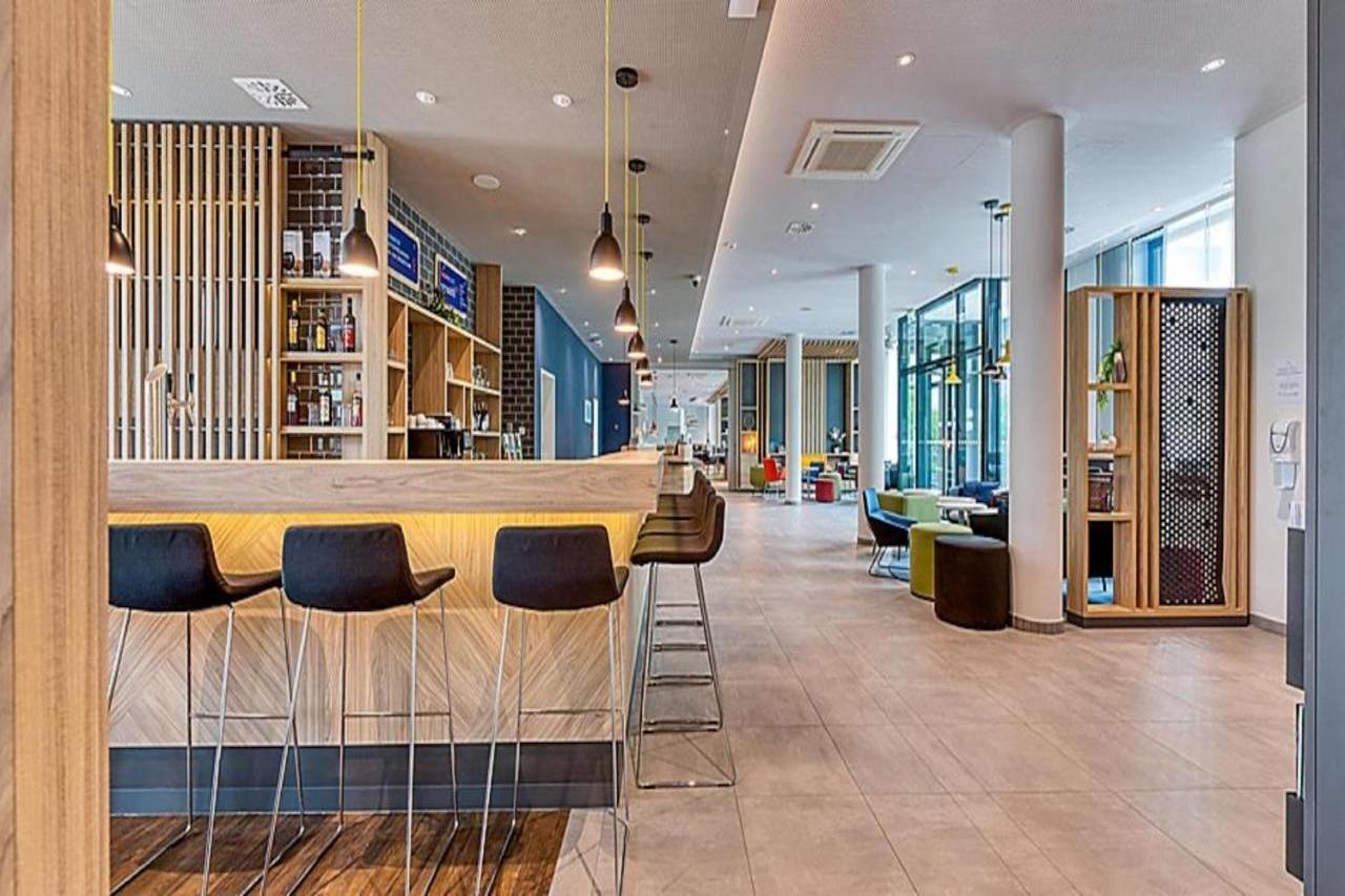 Holiday Inn Express Cambridge West - Cambourne By Ihg ภายนอก รูปภาพ