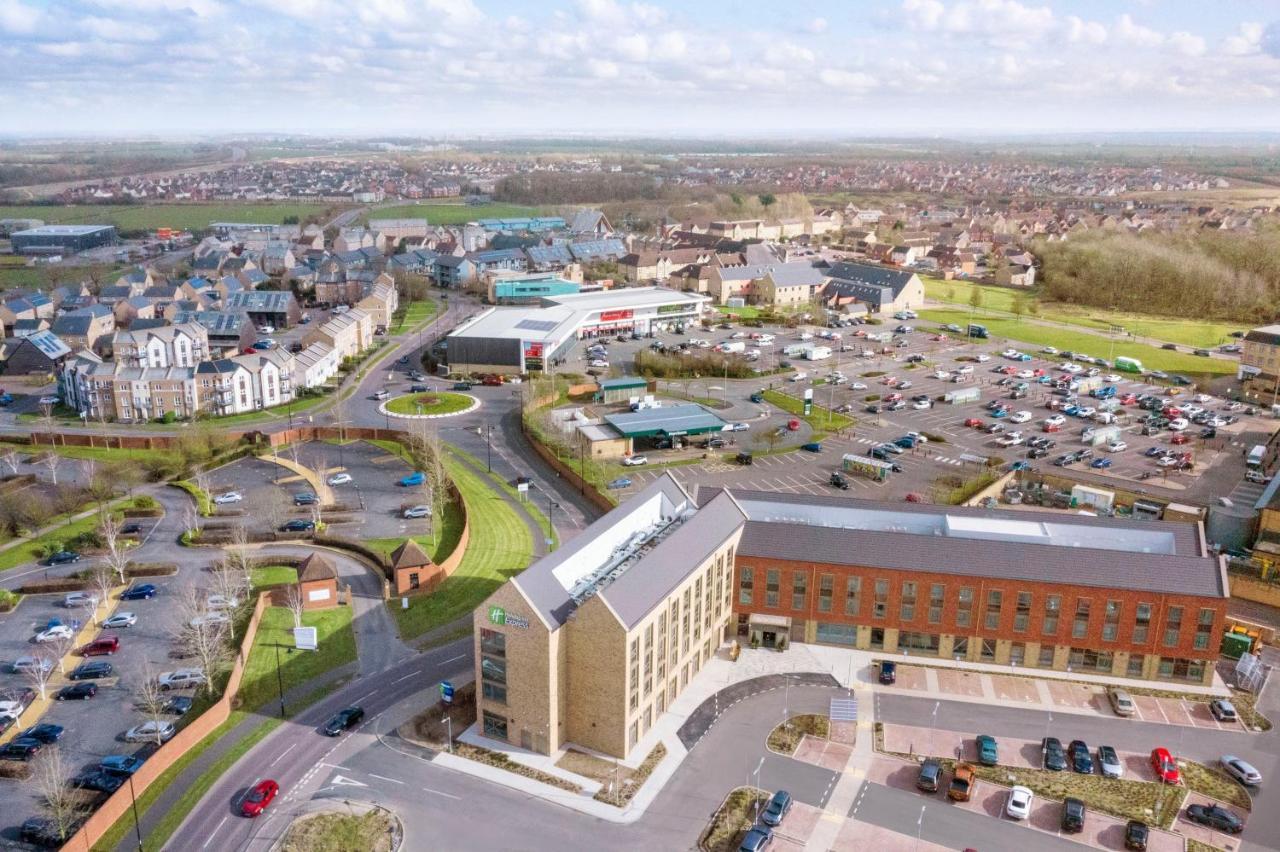 Holiday Inn Express Cambridge West - Cambourne By Ihg ภายนอก รูปภาพ