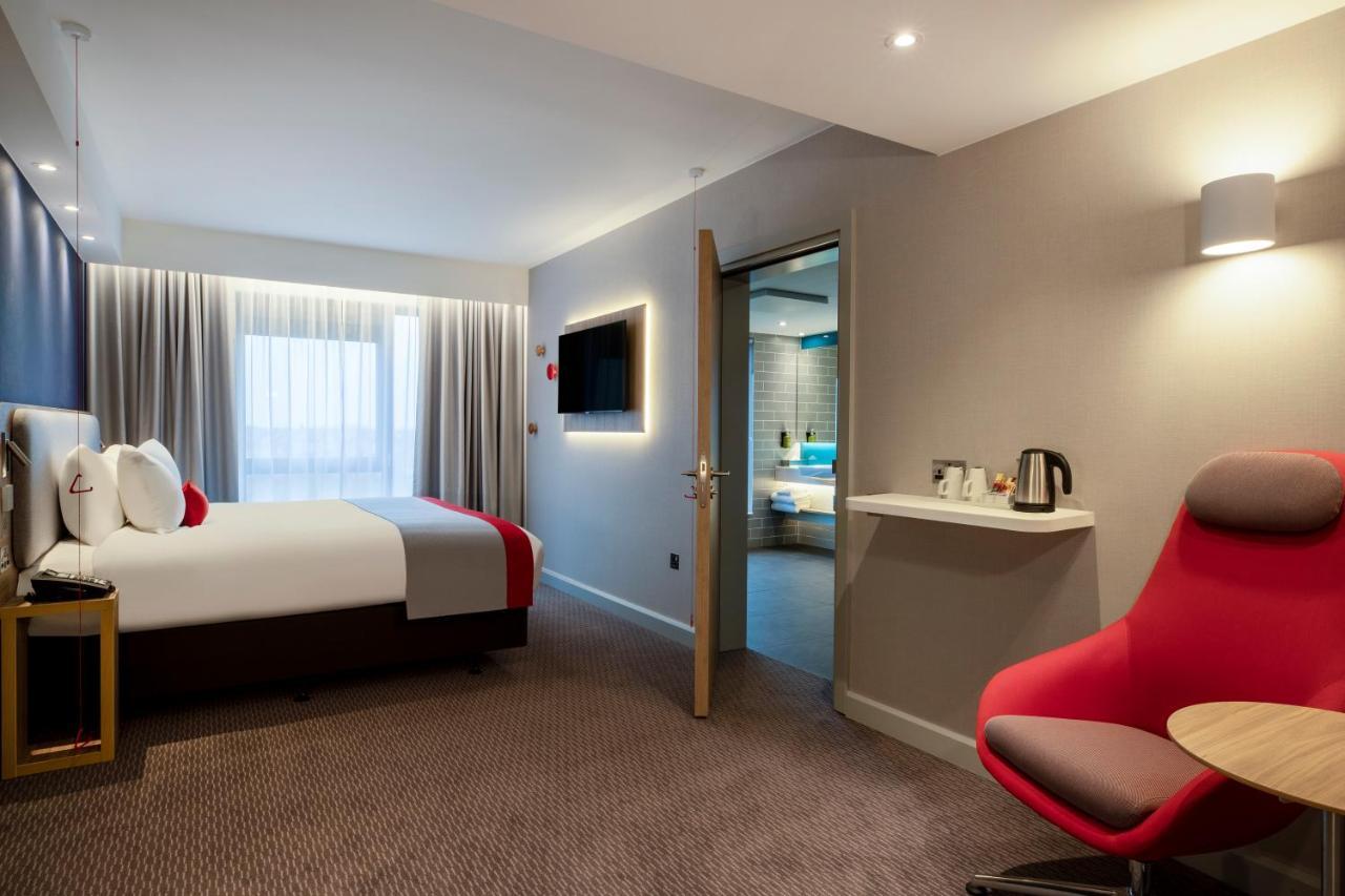 Holiday Inn Express Cambridge West - Cambourne By Ihg ภายนอก รูปภาพ