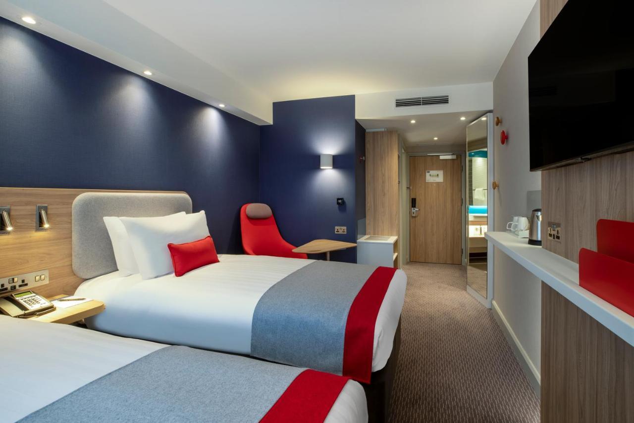 Holiday Inn Express Cambridge West - Cambourne By Ihg ภายนอก รูปภาพ