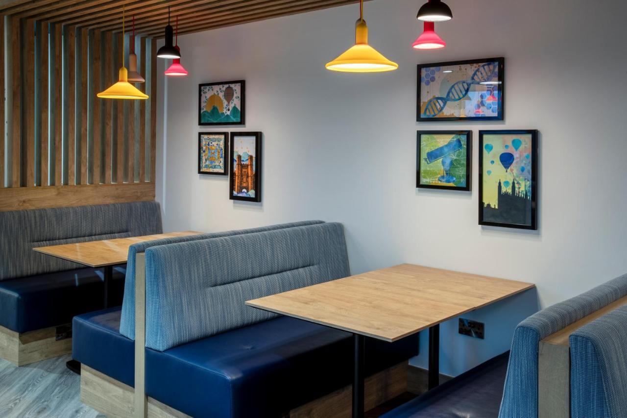 Holiday Inn Express Cambridge West - Cambourne By Ihg ภายนอก รูปภาพ