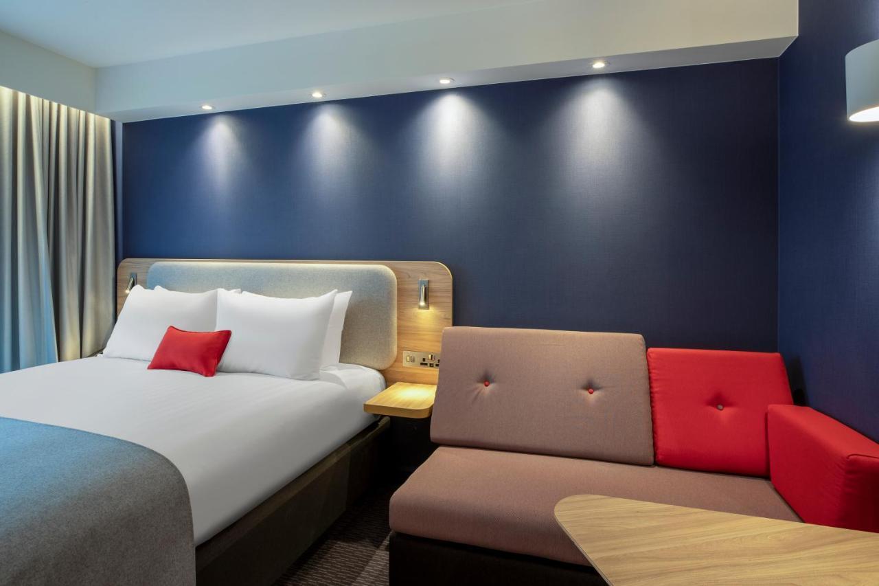 Holiday Inn Express Cambridge West - Cambourne By Ihg ภายนอก รูปภาพ