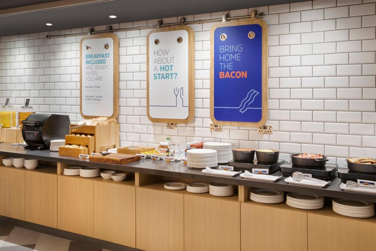 Holiday Inn Express Cambridge West - Cambourne By Ihg ภายนอก รูปภาพ