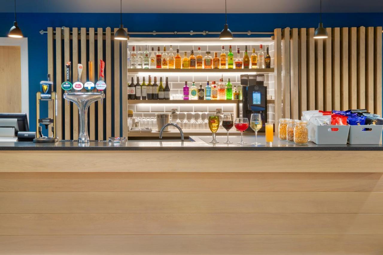 Holiday Inn Express Cambridge West - Cambourne By Ihg ภายนอก รูปภาพ