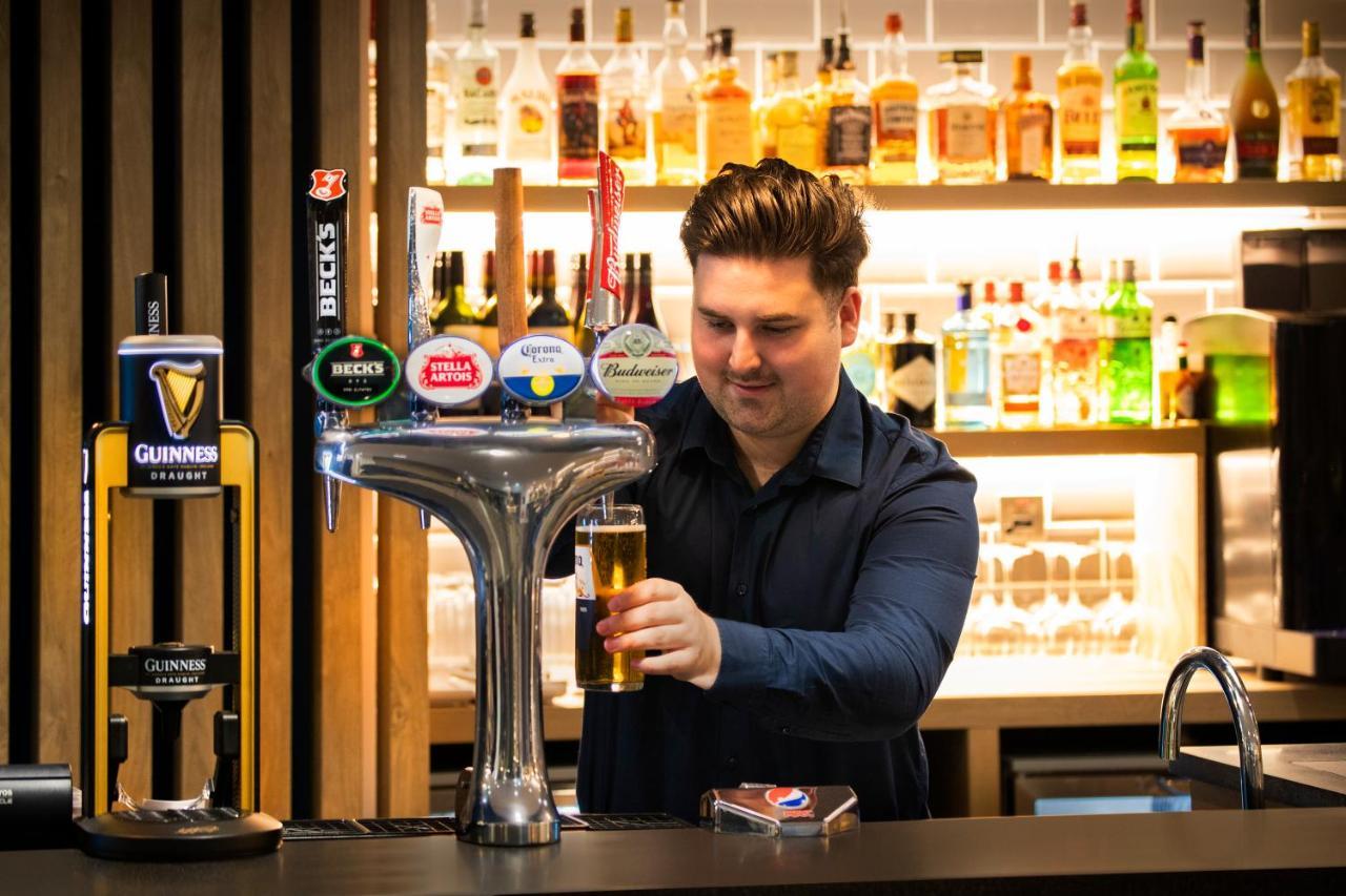 Holiday Inn Express Cambridge West - Cambourne By Ihg ภายนอก รูปภาพ