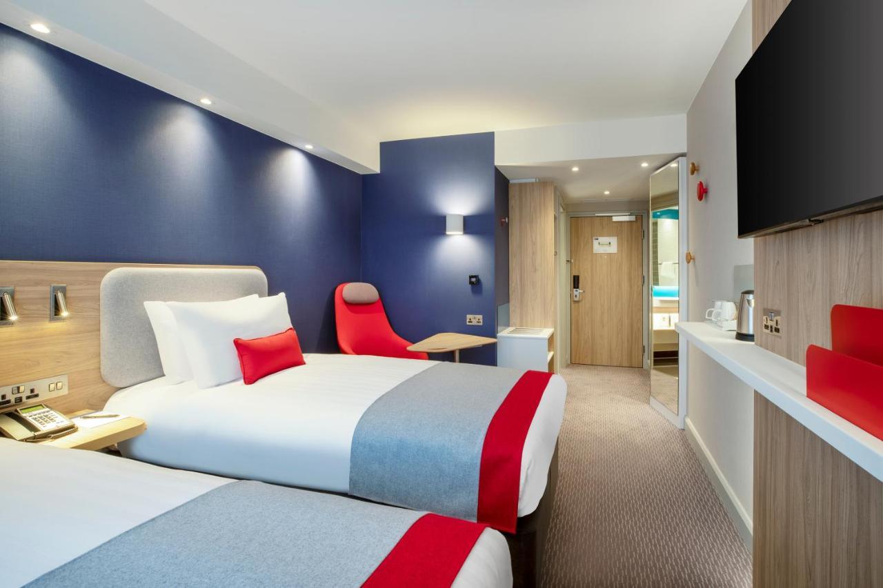 Holiday Inn Express Cambridge West - Cambourne By Ihg ภายนอก รูปภาพ